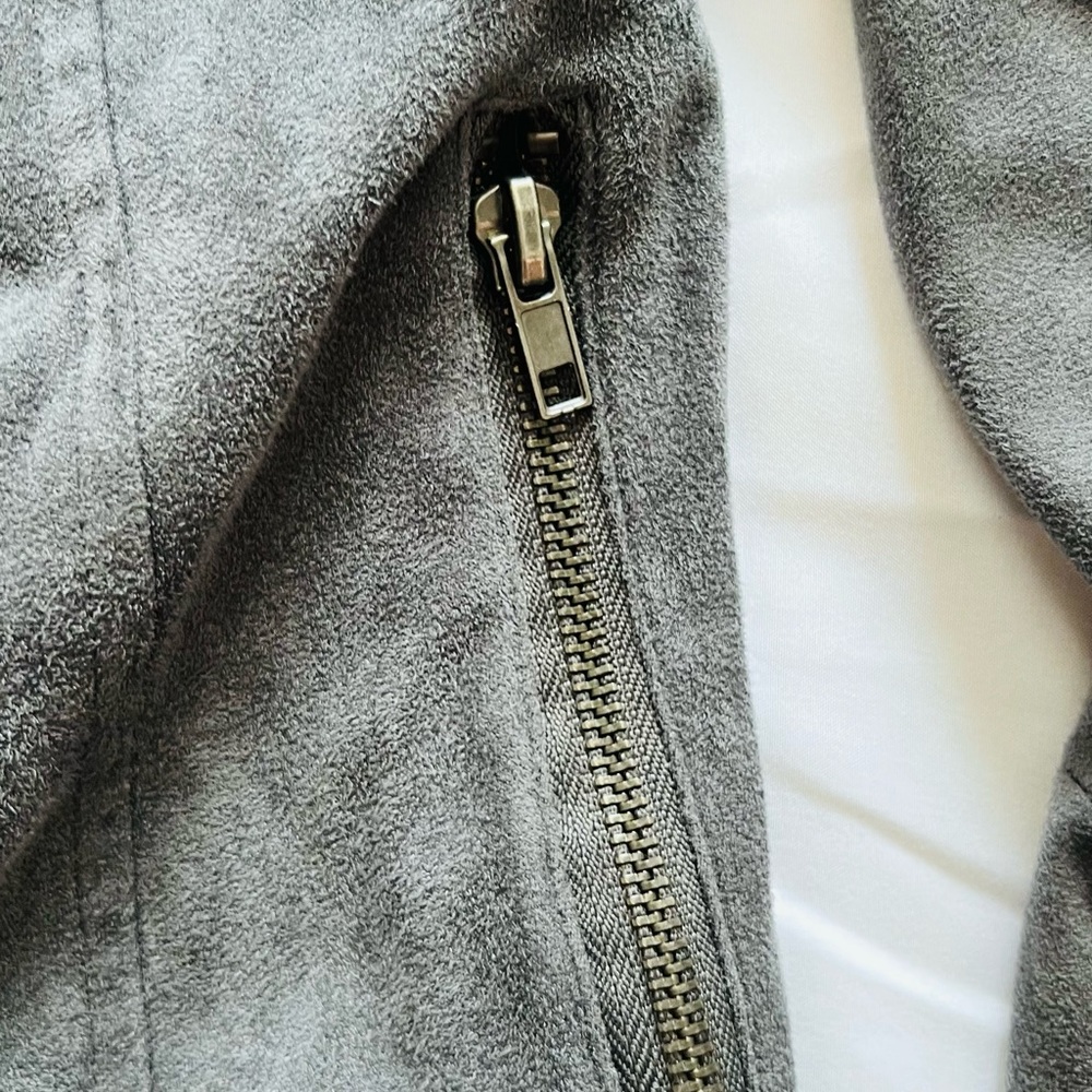 CUPCAKES and CASHMERE Brislin Faux Suede Drape Jacket - Picture 6 of 9